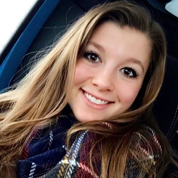 Meet your Posher, Emily - Picture 1 of 1